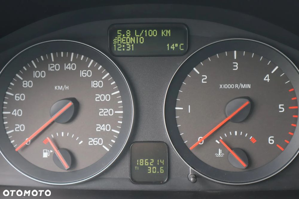 Volvo V50 D2 Momentum - 5