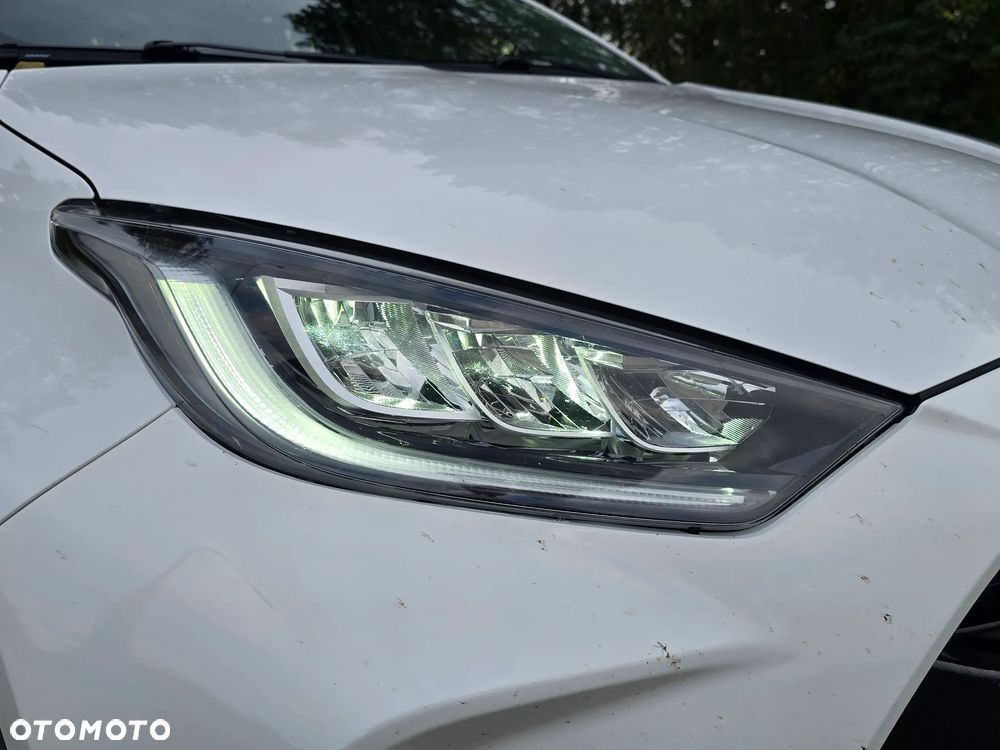Toyota Yaris 2023 photo 3