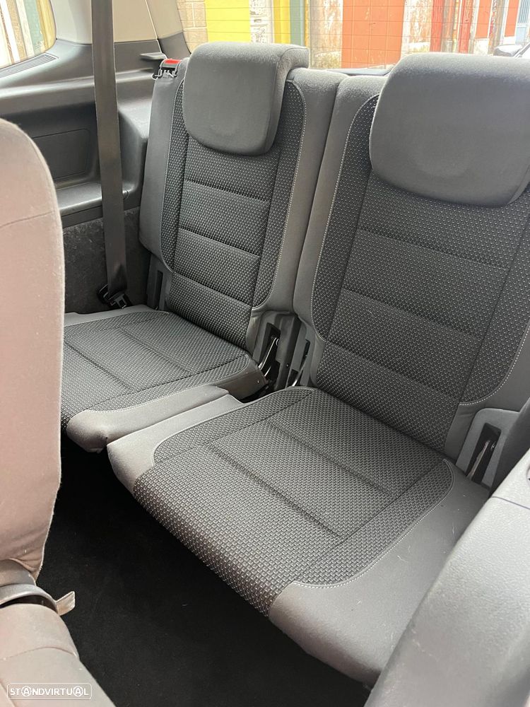 VW Touran 2.0 TDI DPF Comfortline - 9