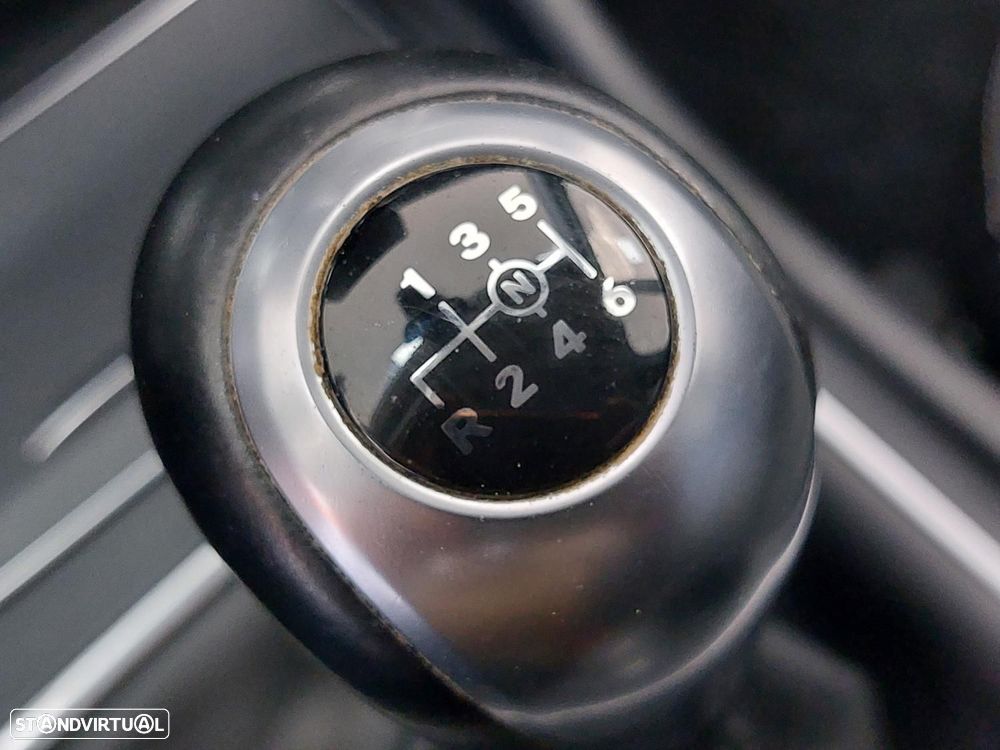 Mercedes-Benz CLA 180 d Shooting Brake - 42