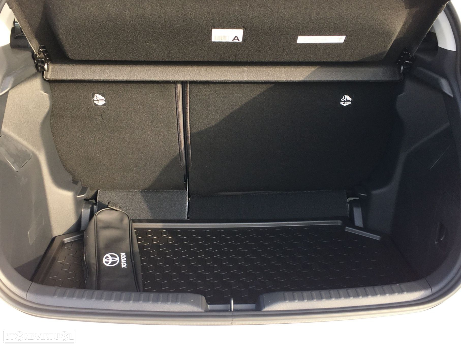 Toyota Yaris 1.5 HDF Comfort Plus - 13