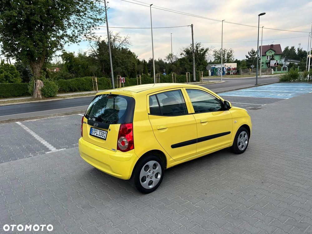 Kia Picanto - 11
