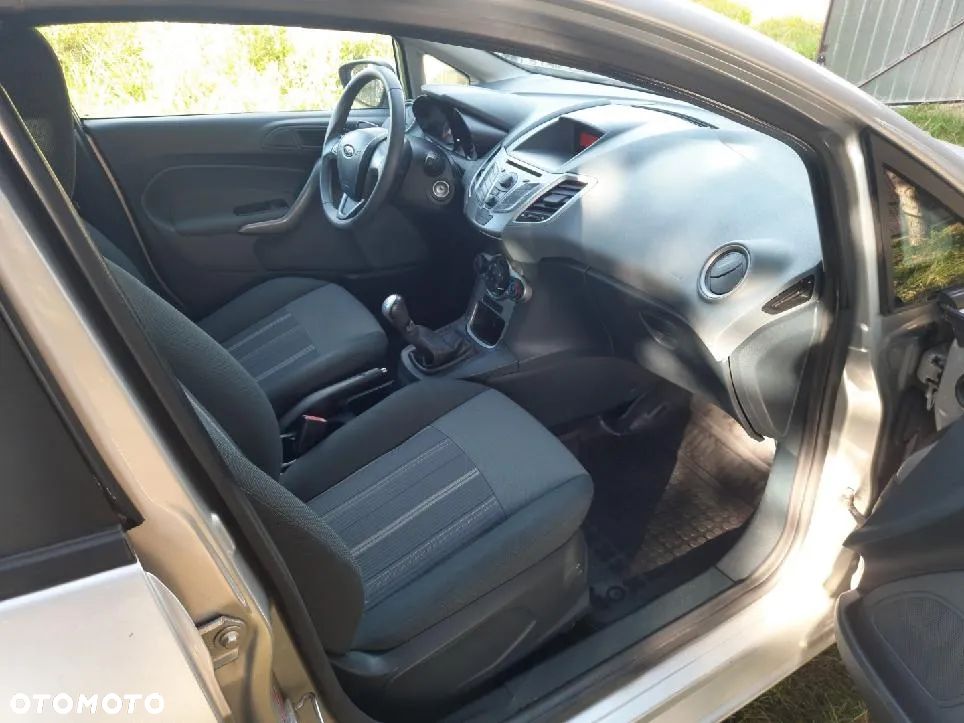Ford Fiesta - 9