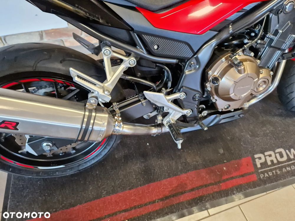 Honda CB - 23