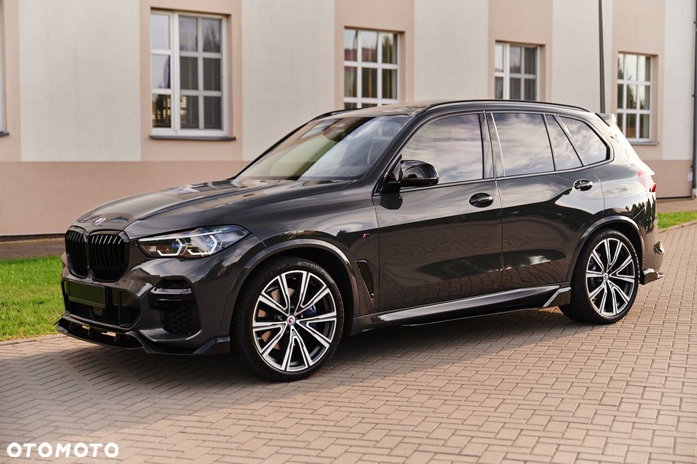 BMW X5 M M50i - 10