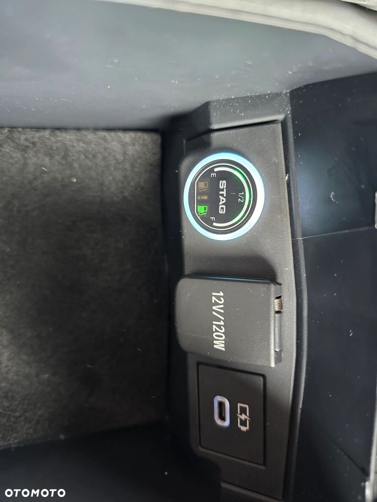 Toyota Corolla 1.8 Hybrid Comfort - 37
