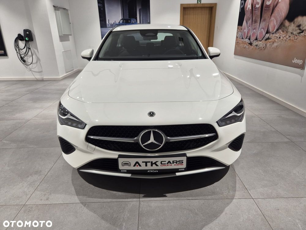 Mercedes-Benz CLA 200 7G-DCT - 24