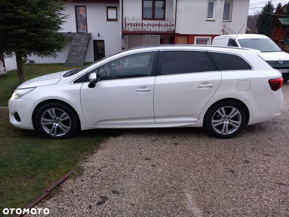 Toyota Avensis - 10