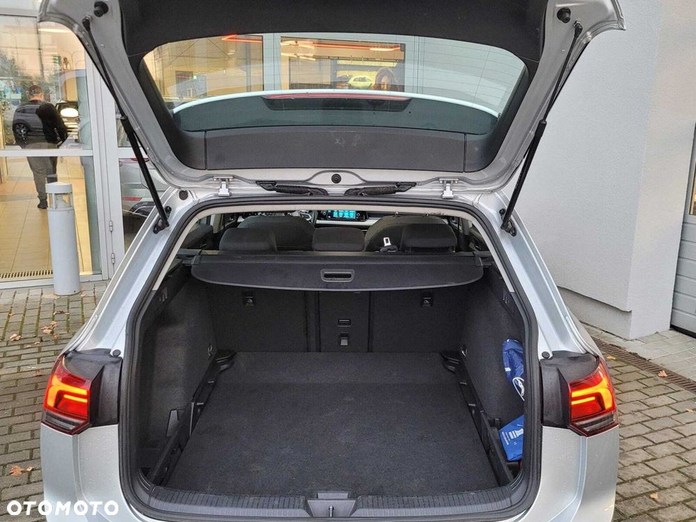 Volkswagen Golf - 12