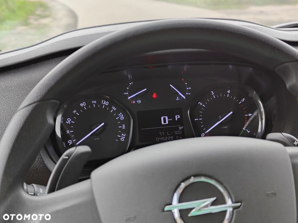 Opel VIVARO - 12