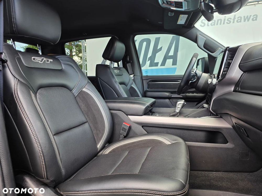 Dodge RAM 5.7 4x4 - 15