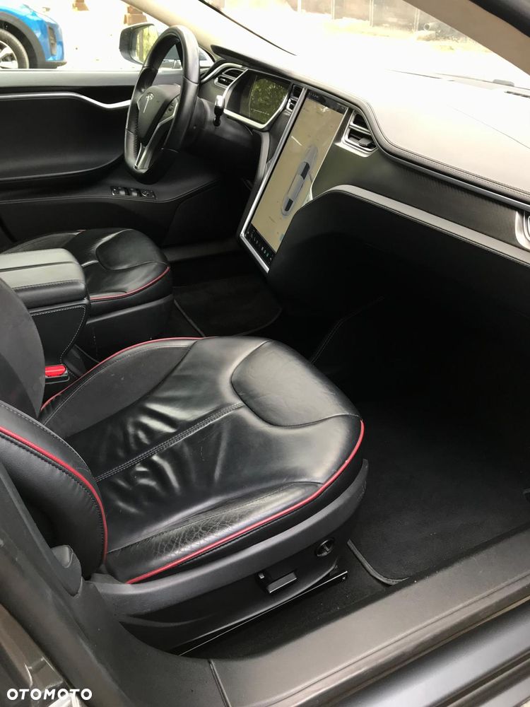 Tesla Model S Performance - 11