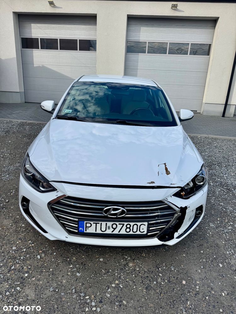 Hyundai Elantra 1.6 Style - 13