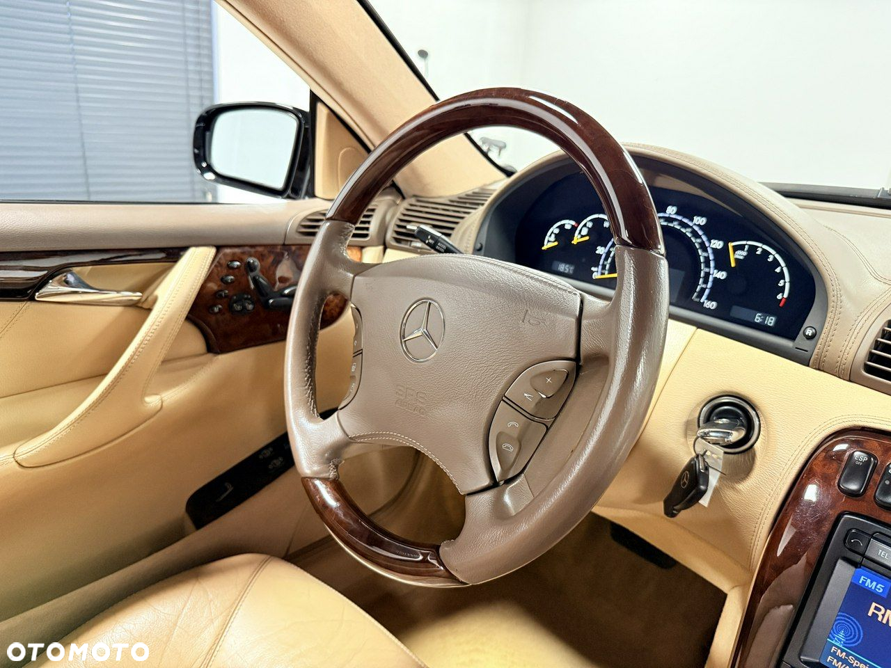 Mercedes-Benz CL - 23