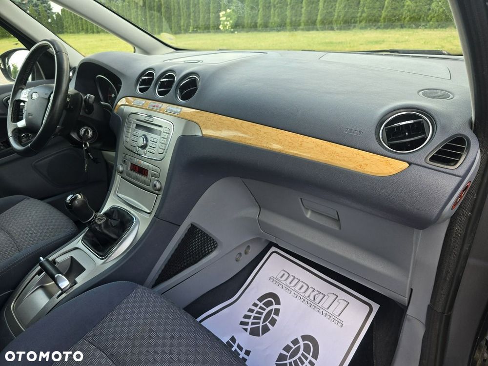 Ford Galaxy - 26