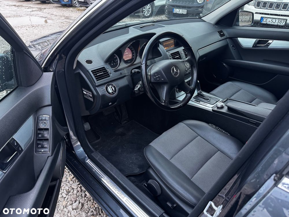 Mercedes-Benz Klasa C 180 T BlueEFFICIENCY 7G-TRONIC - 23