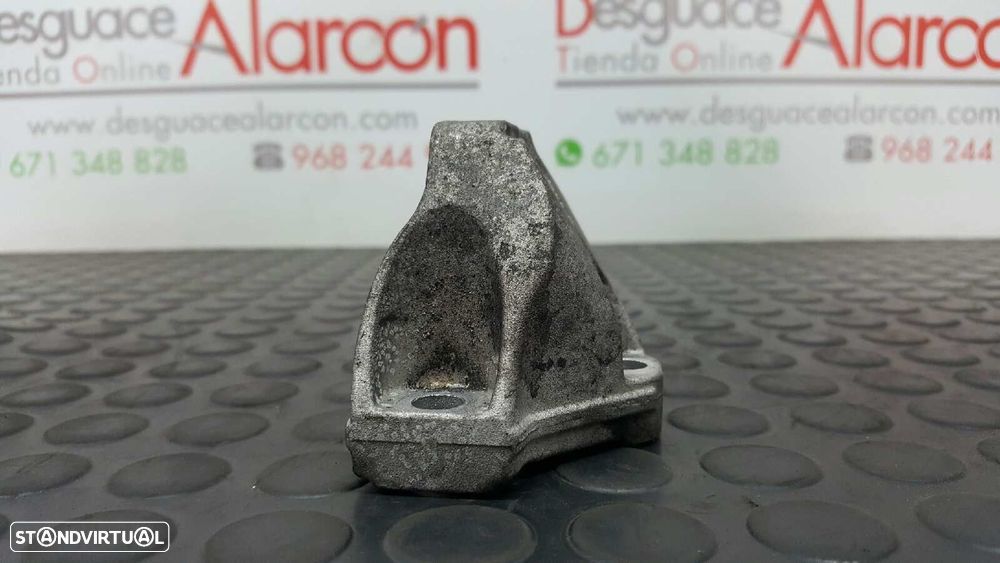 MÉDIO BMW SERIE 1 BERLINA (E81/E87) 118D - 2