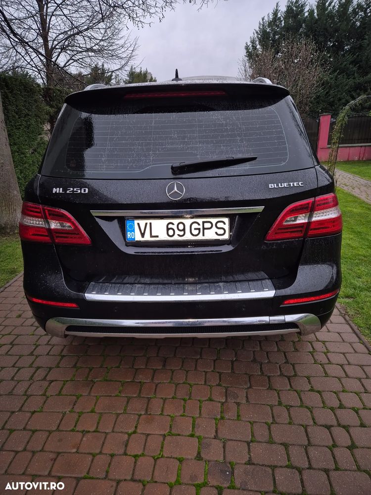 Mercedes-Benz ML 250 BlueTEC 4MATIC 7G-TRONIC - 12