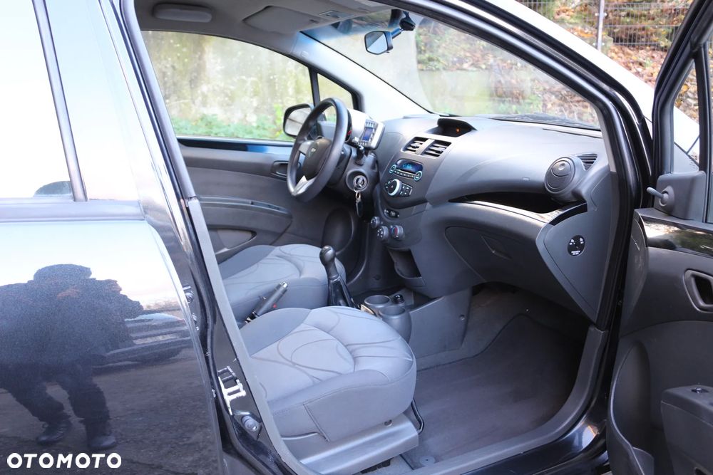 Chevrolet Spark 1.0 Premium - 8