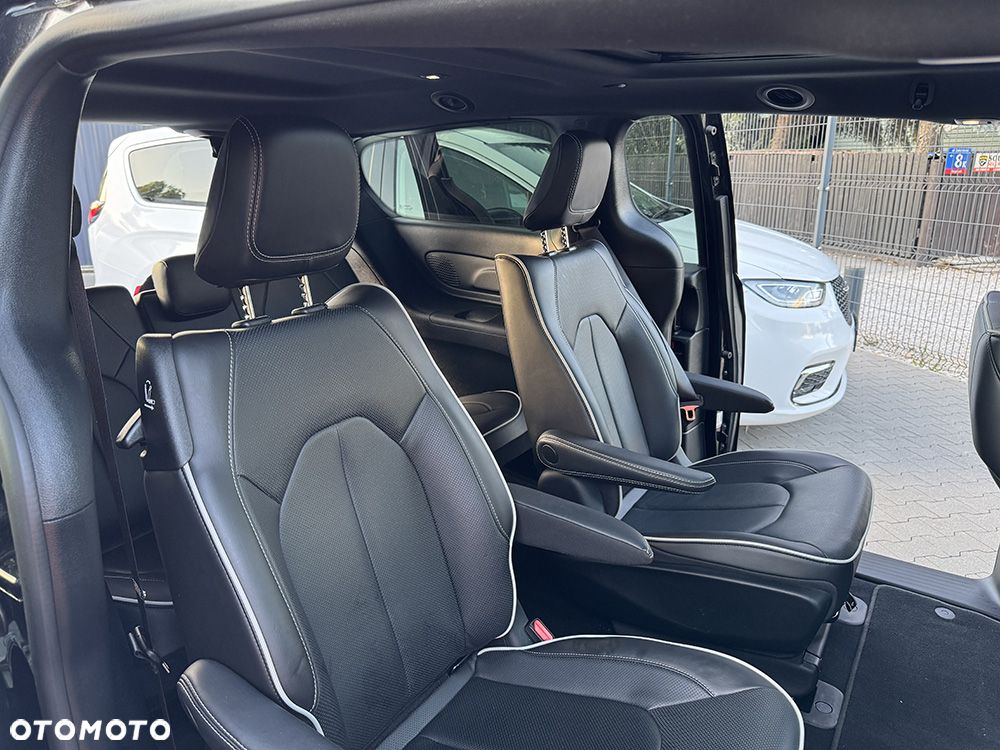 Chrysler Pacifica - 14