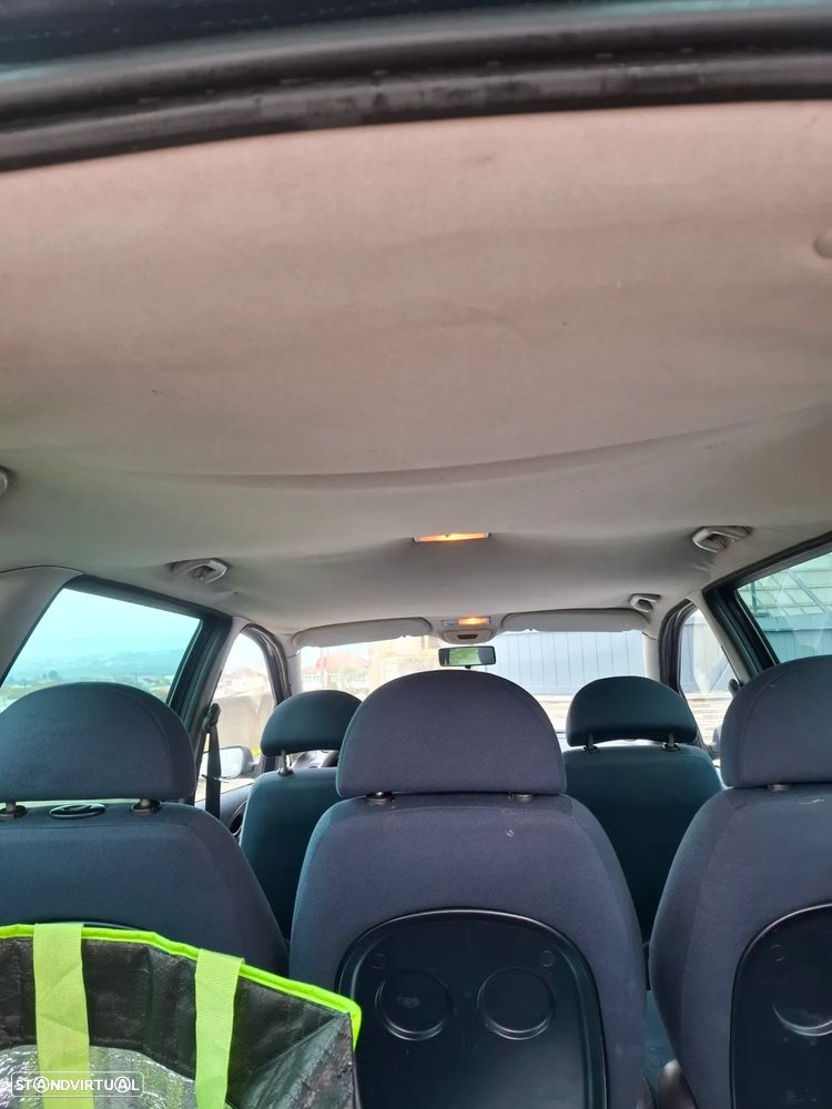 VW Sharan 1.9 TDi Confortline 7L - 9