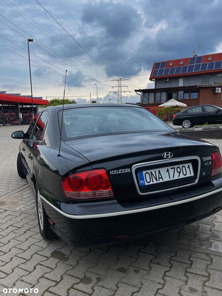 Hyundai Sonata - 2