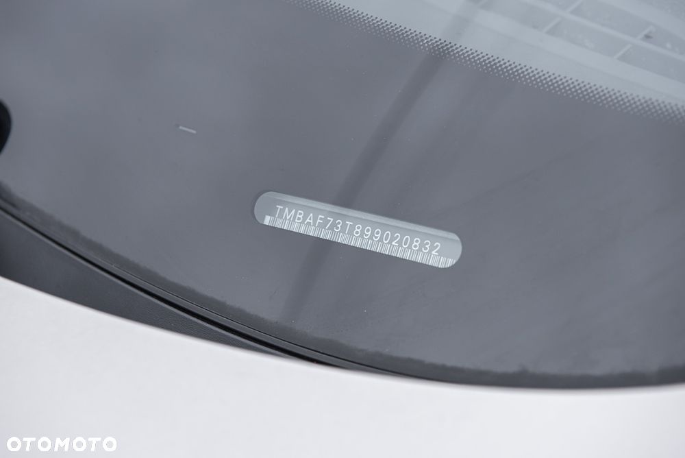 Skoda Superb 2.0 TDI DSG Elegance - 34