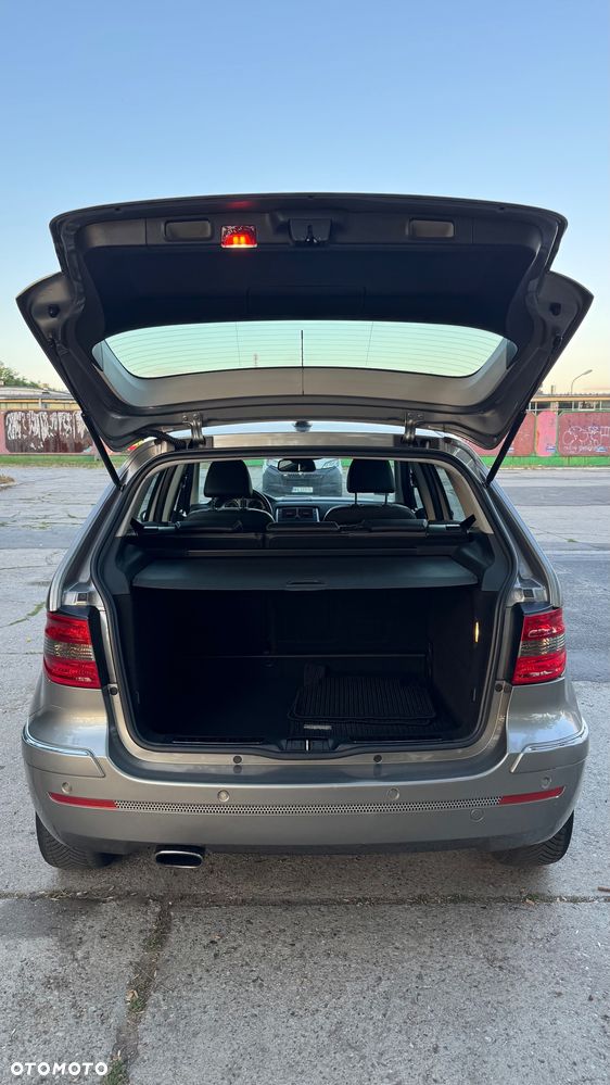 Mercedes-Benz Klasa B 180 CDI DPF Autotronic Special Edition - 16