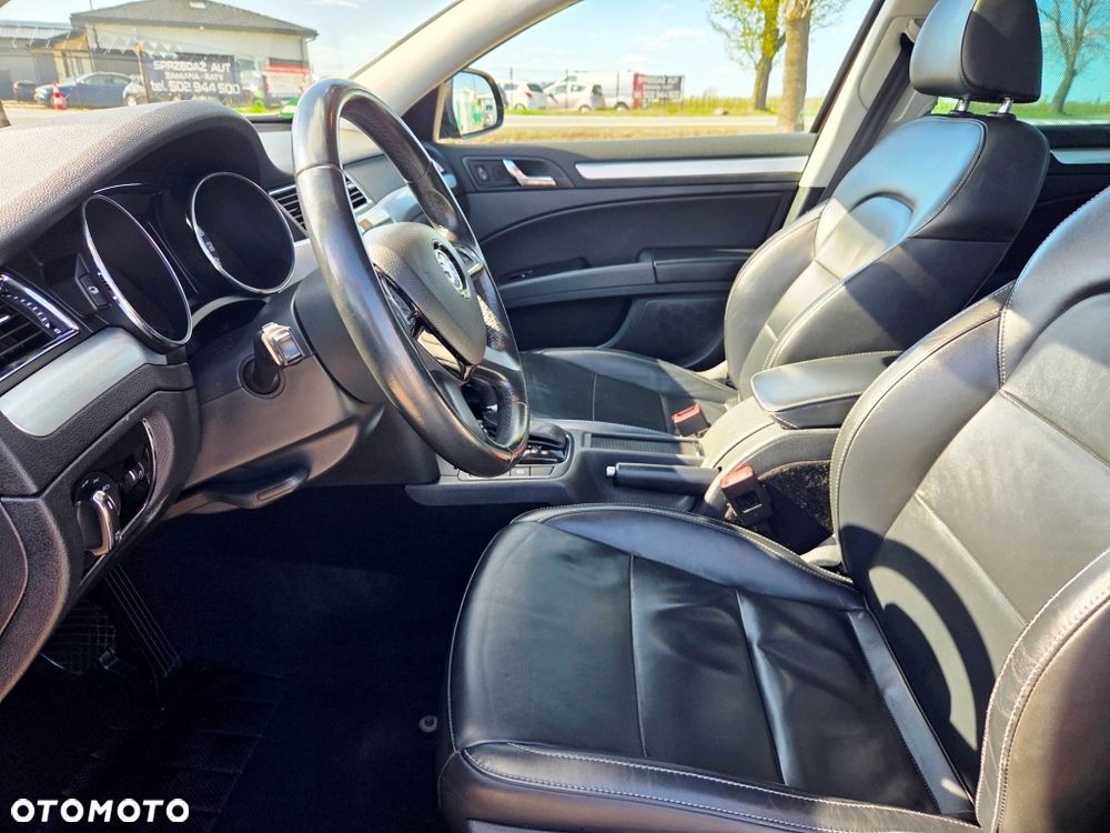 Skoda Superb 1.6 TDI Platinum DSG - 27