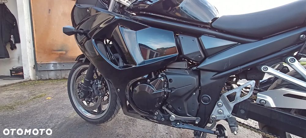 Suzuki GSX - 13