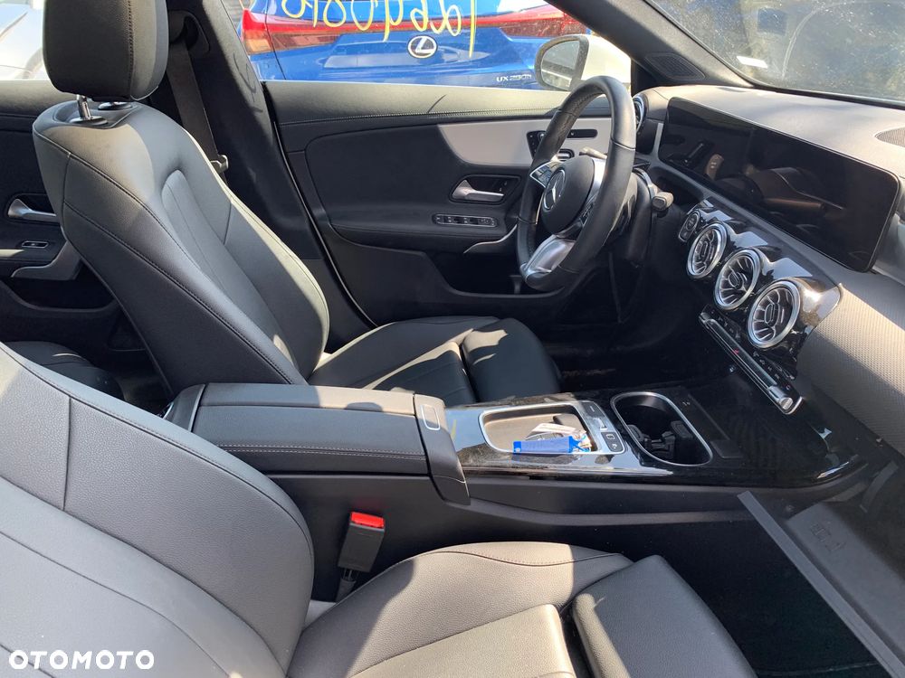 Mercedes-Benz CLA 250 4Matic 8G-DCT AMG Line Advanced Plus - 10