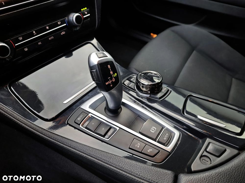 BMW Seria 5 525d xDrive - 20
