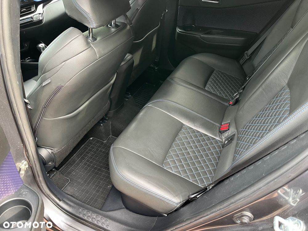 Toyota C-HR Flow - 36