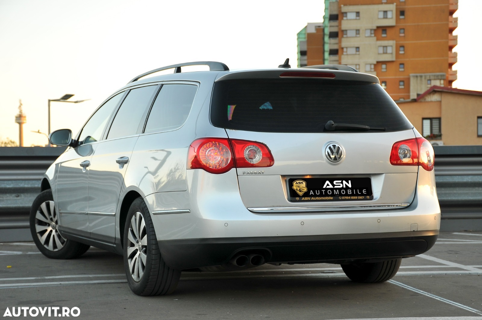 Volkswagen Passat Variant 2.0 TDI Blue TDI DSG Comfortline - 8