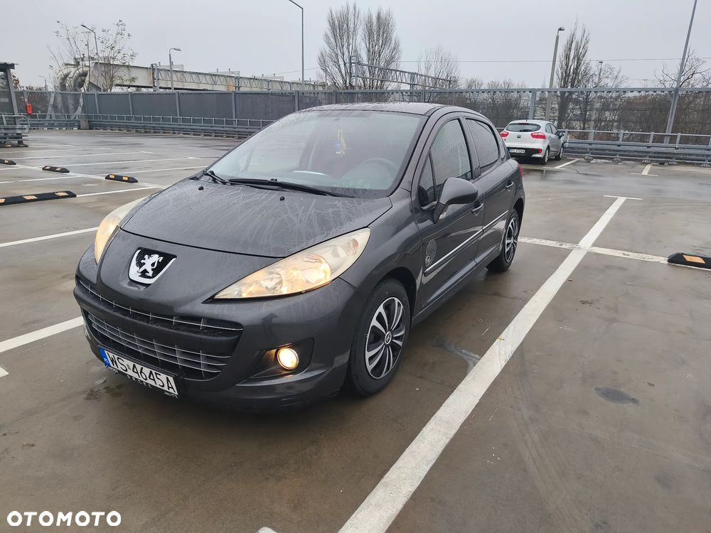 Peugeot 207 - 1