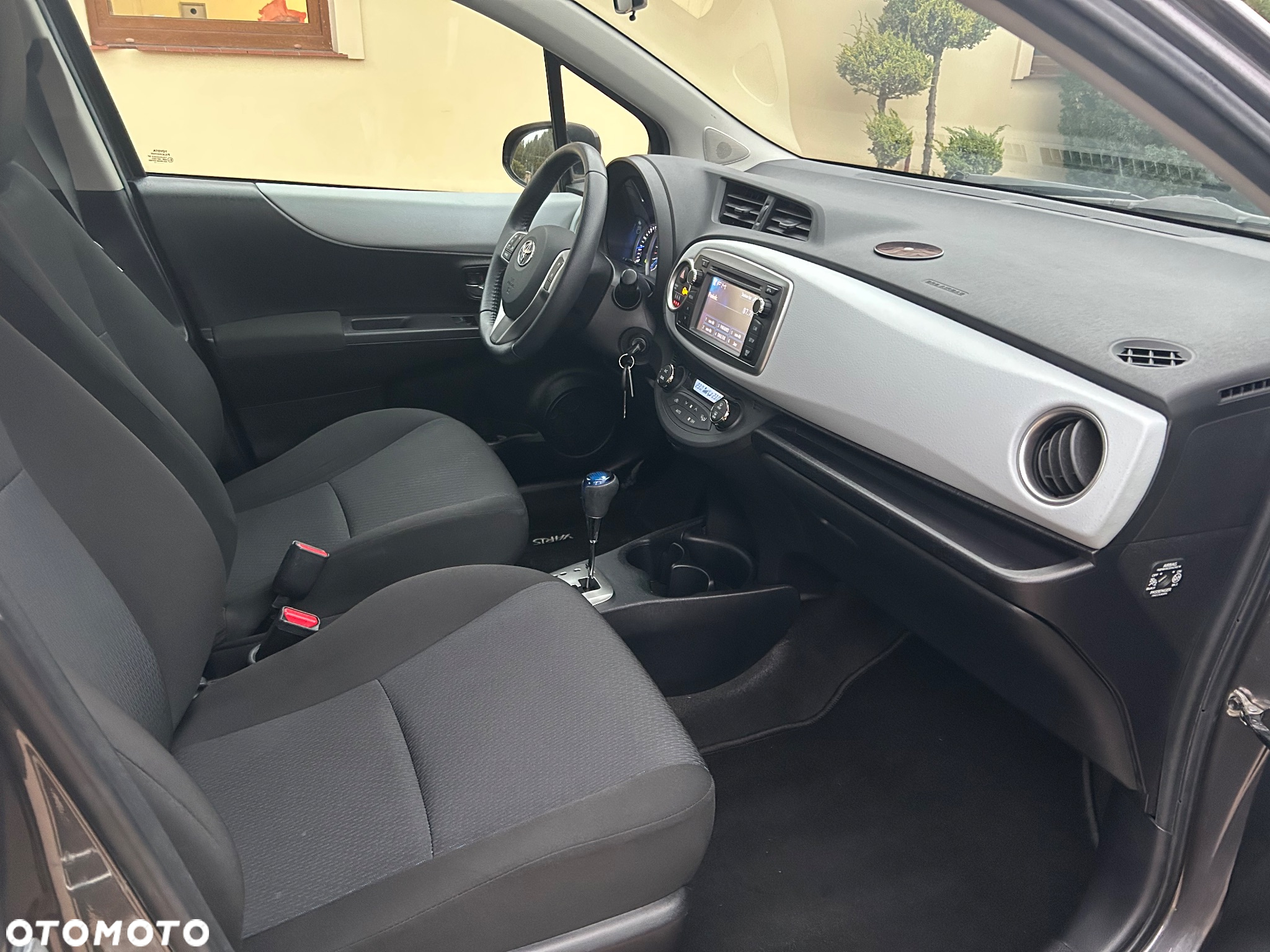 Toyota Yaris Hybrid 100 Active - 16
