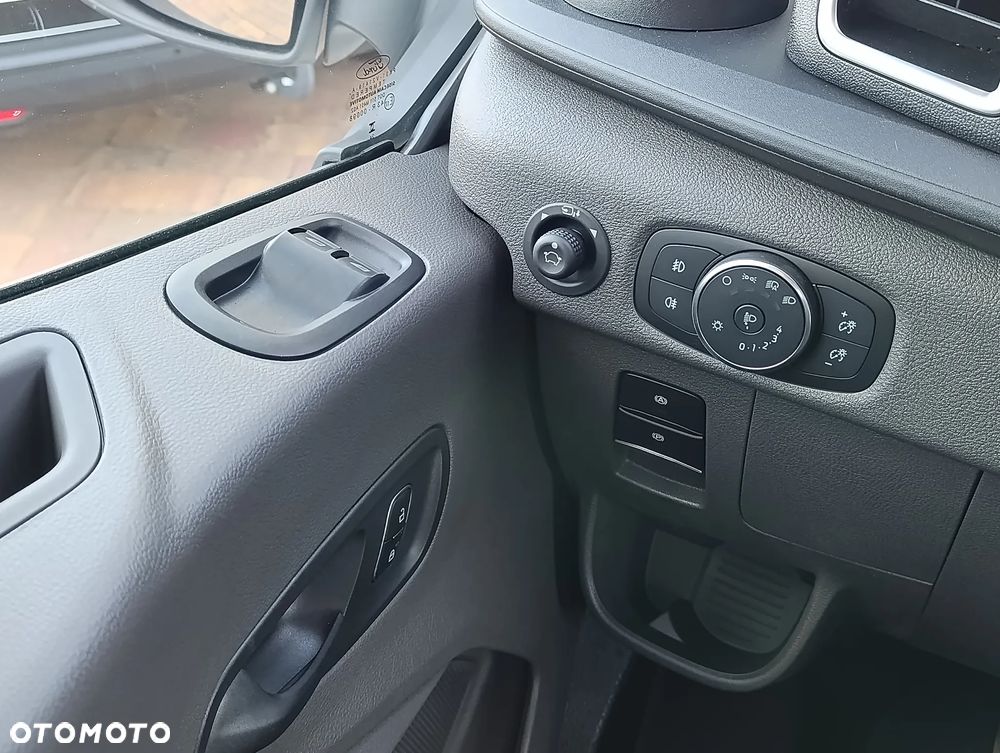 Ford Transit Van 350 L2 - 24