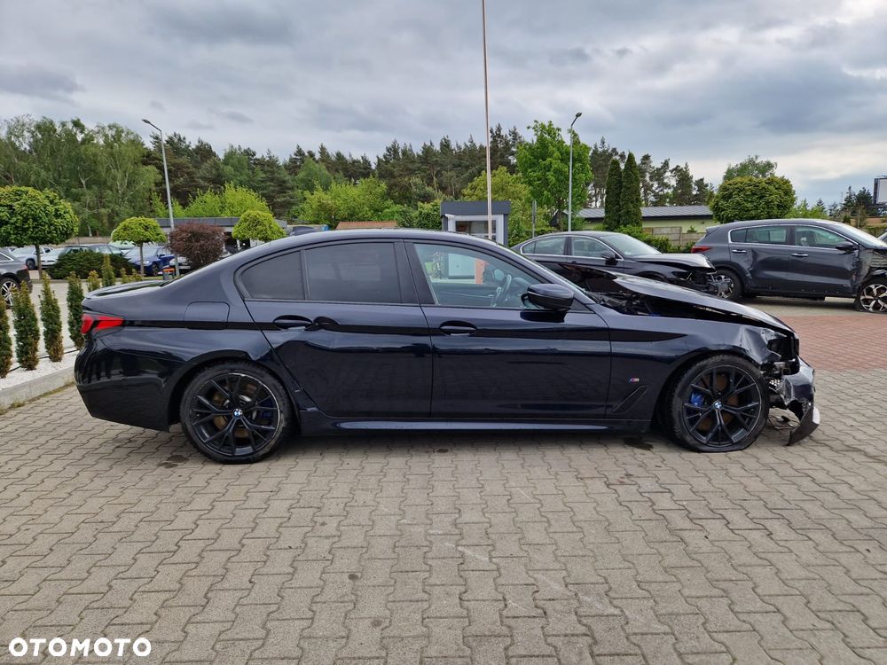 BMW Seria 5 M550i xDrive sport - 2