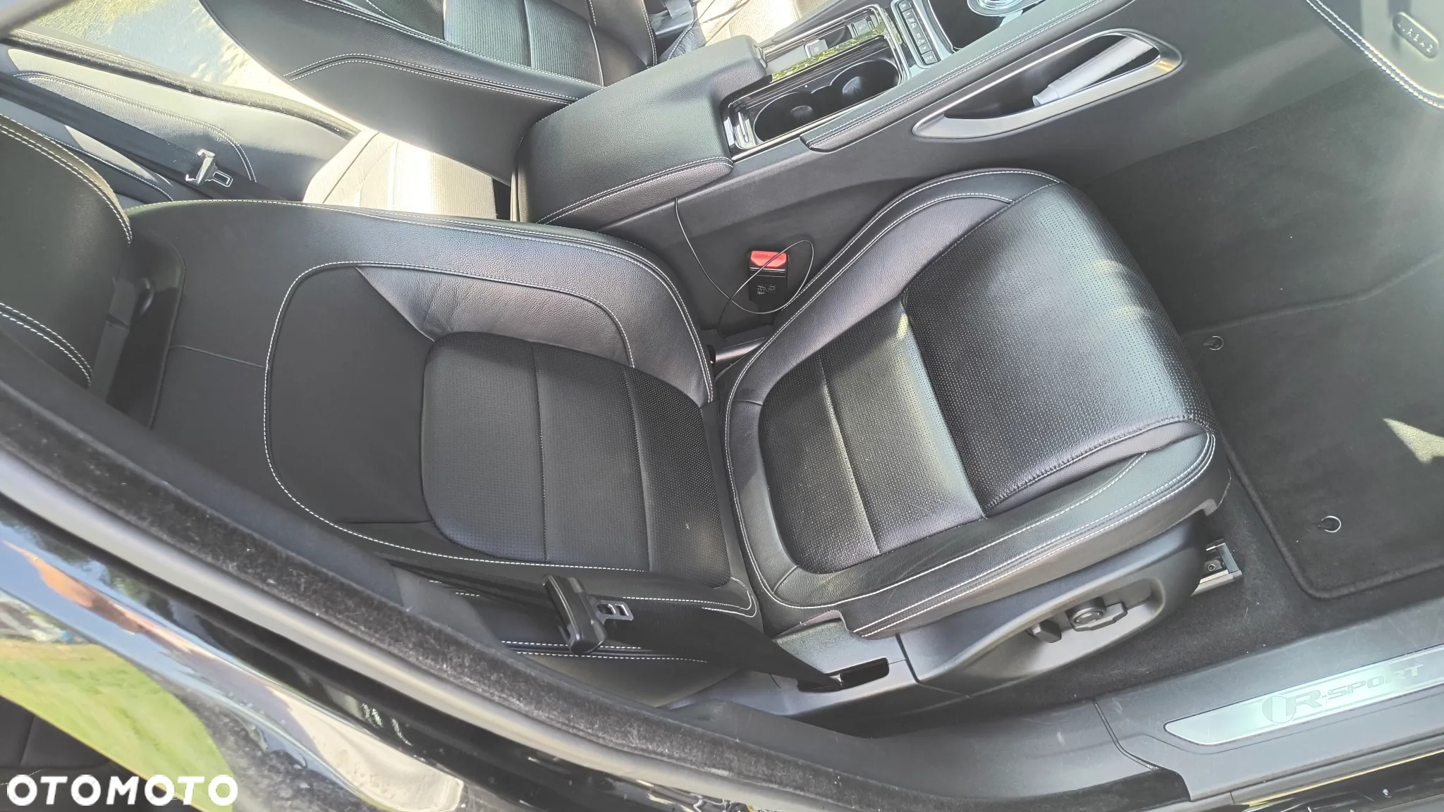 Jaguar F-Pace 20d AWD R-Sport - 19