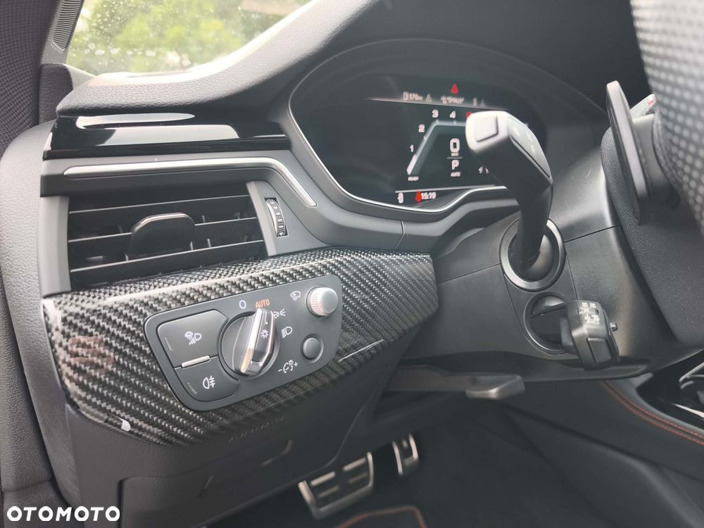 Audi A4 Avant 40 TDI quattro S tronic S line - 37
