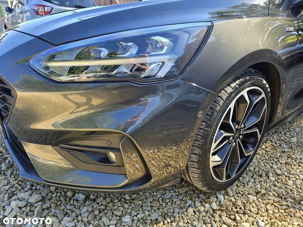 Ford Focus - 36