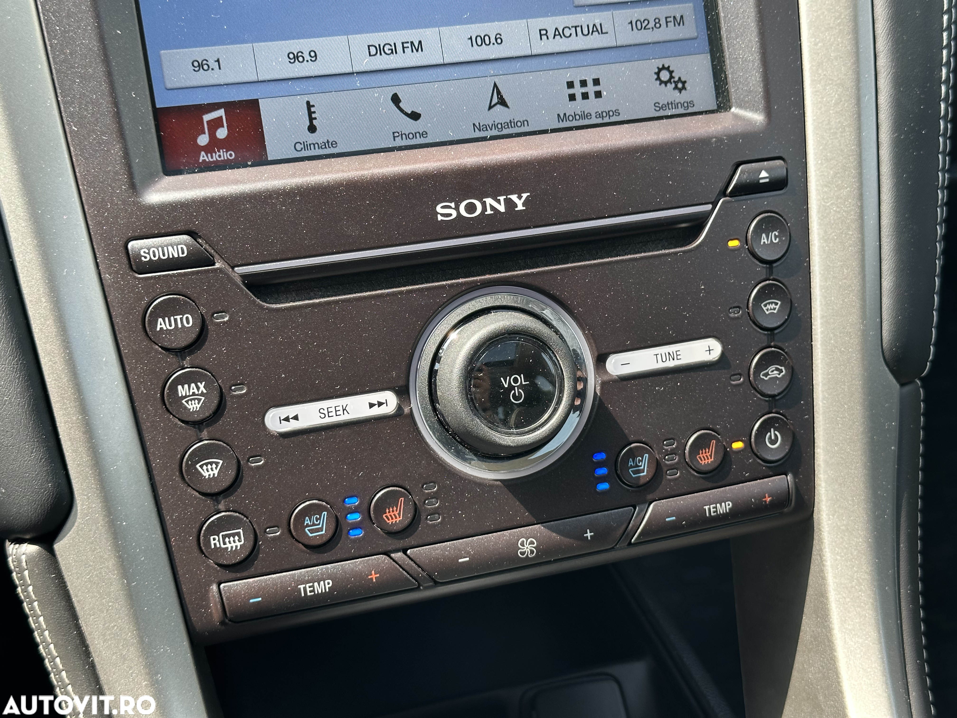 Ford Mondeo 2.0 HEV Vignale - 30