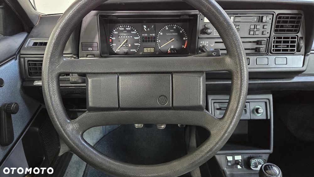 Volkswagen Passat - 14