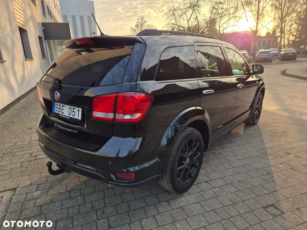 Fiat Freemont 2.0 Multijet 16V DPF Automatik Allrad Black Code - 4