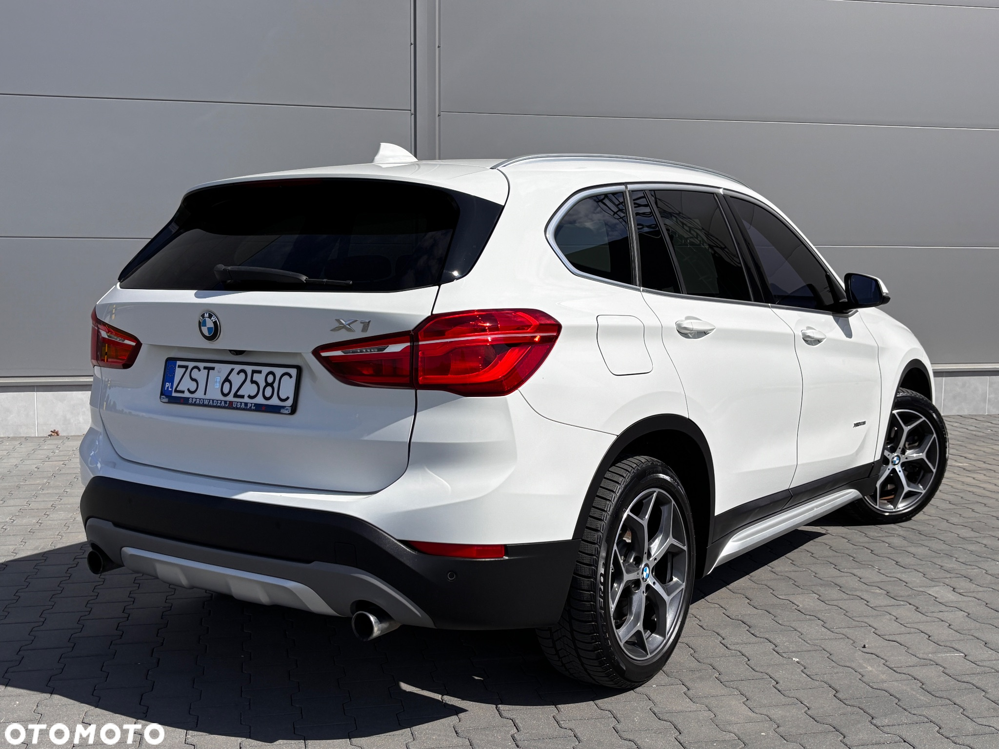 BMW X1 xDrive28i xLine - 6