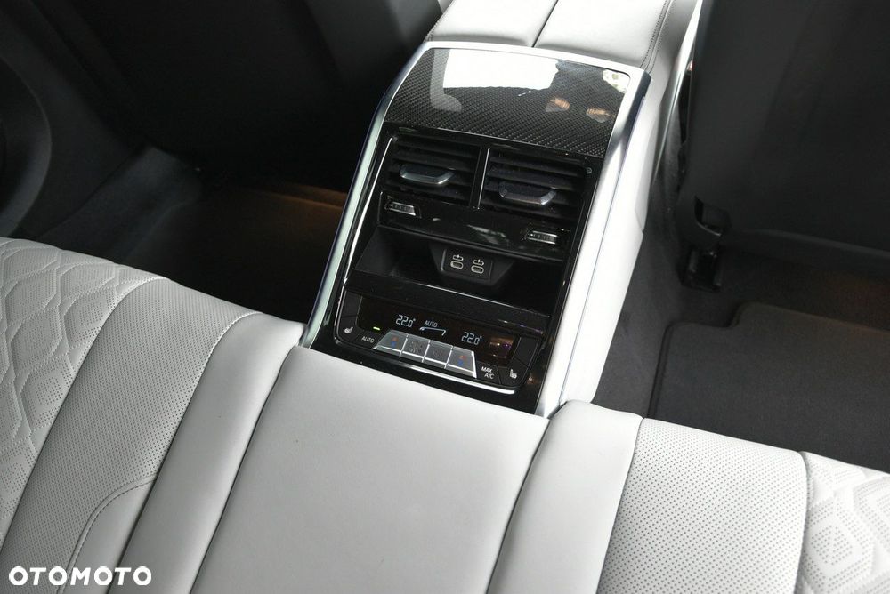 BMW M8 - 22