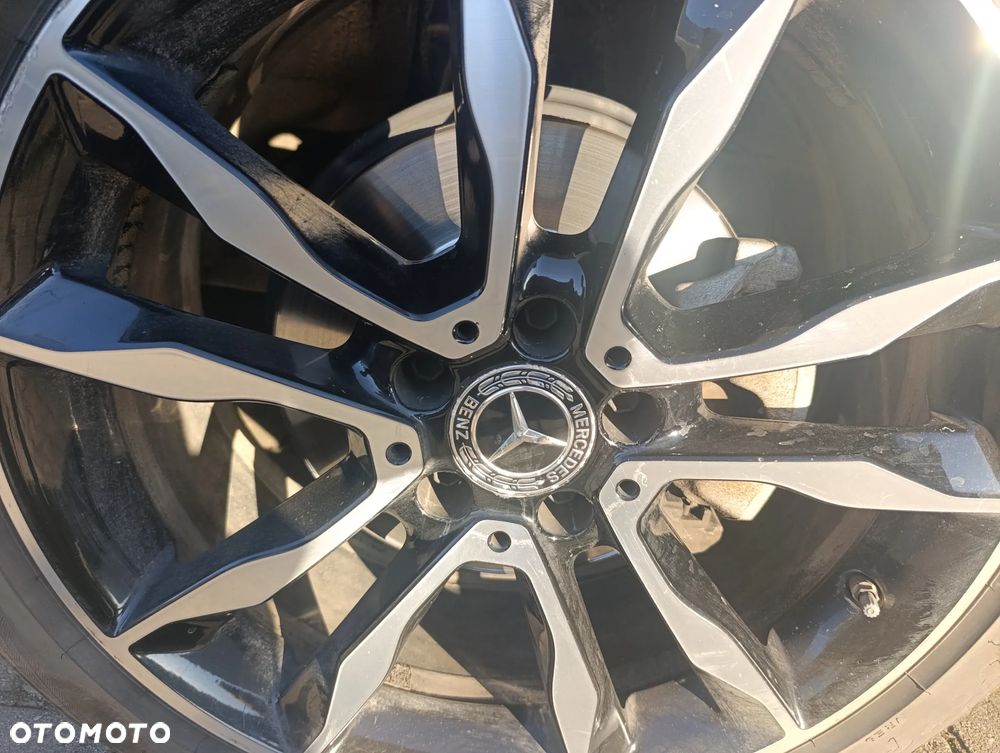 Mercedes-Benz GLA 200 7G-DCT - 22