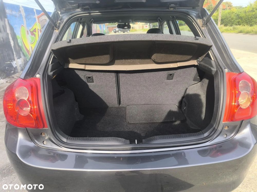 Toyota Auris 2.2 D-4D D-CAT - 7