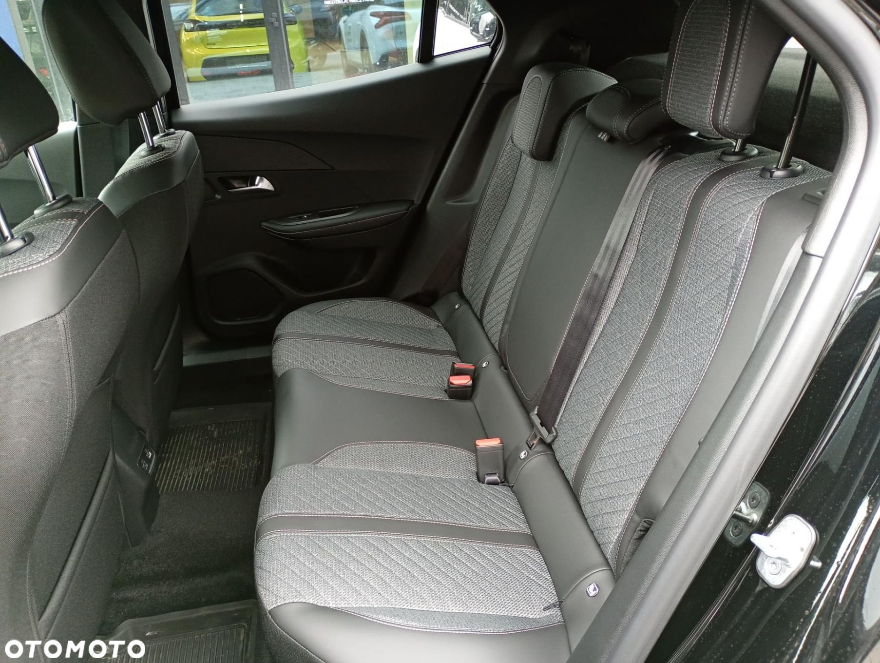 Peugeot 2008 - 13