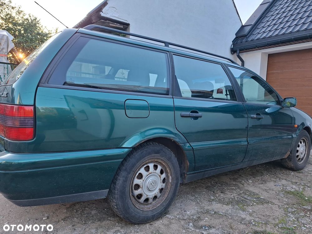 Volkswagen Passat 1.6 CL - 13